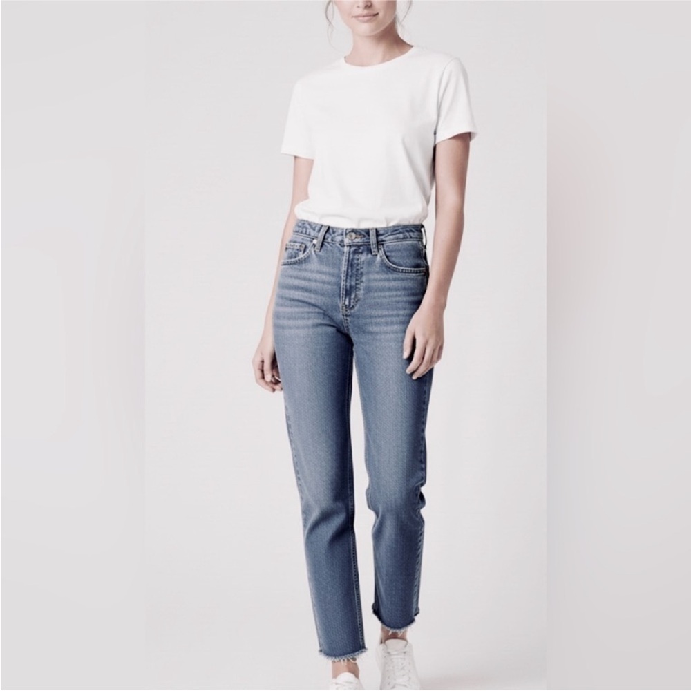 Vintage Polo Mom High Waisted 
Company Ralph Lauren Jeans
raw hem size 23/24